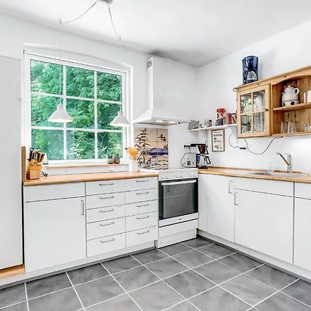 5 Bedroom Stunning In Bredebro Semesterbostad Badsbol-Ballum