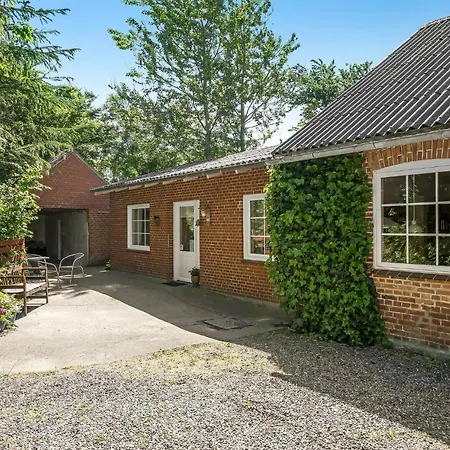 5 Bedroom Stunning In Bredebro Semesterbostad Badsbol-Ballum