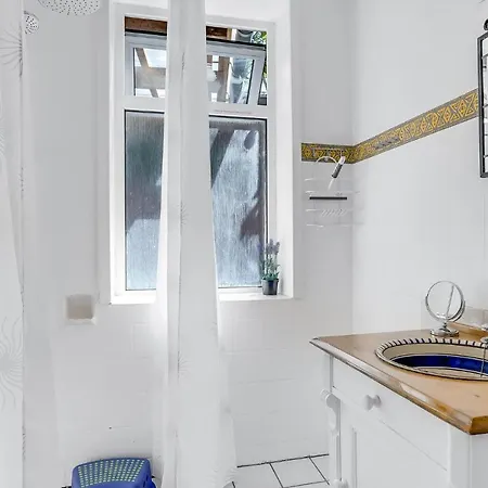 5 Bedroom Stunning In Bredebro Badsbol-Ballum