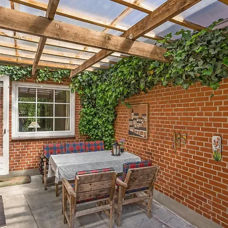 5 Bedroom Stunning In Bredebro *
